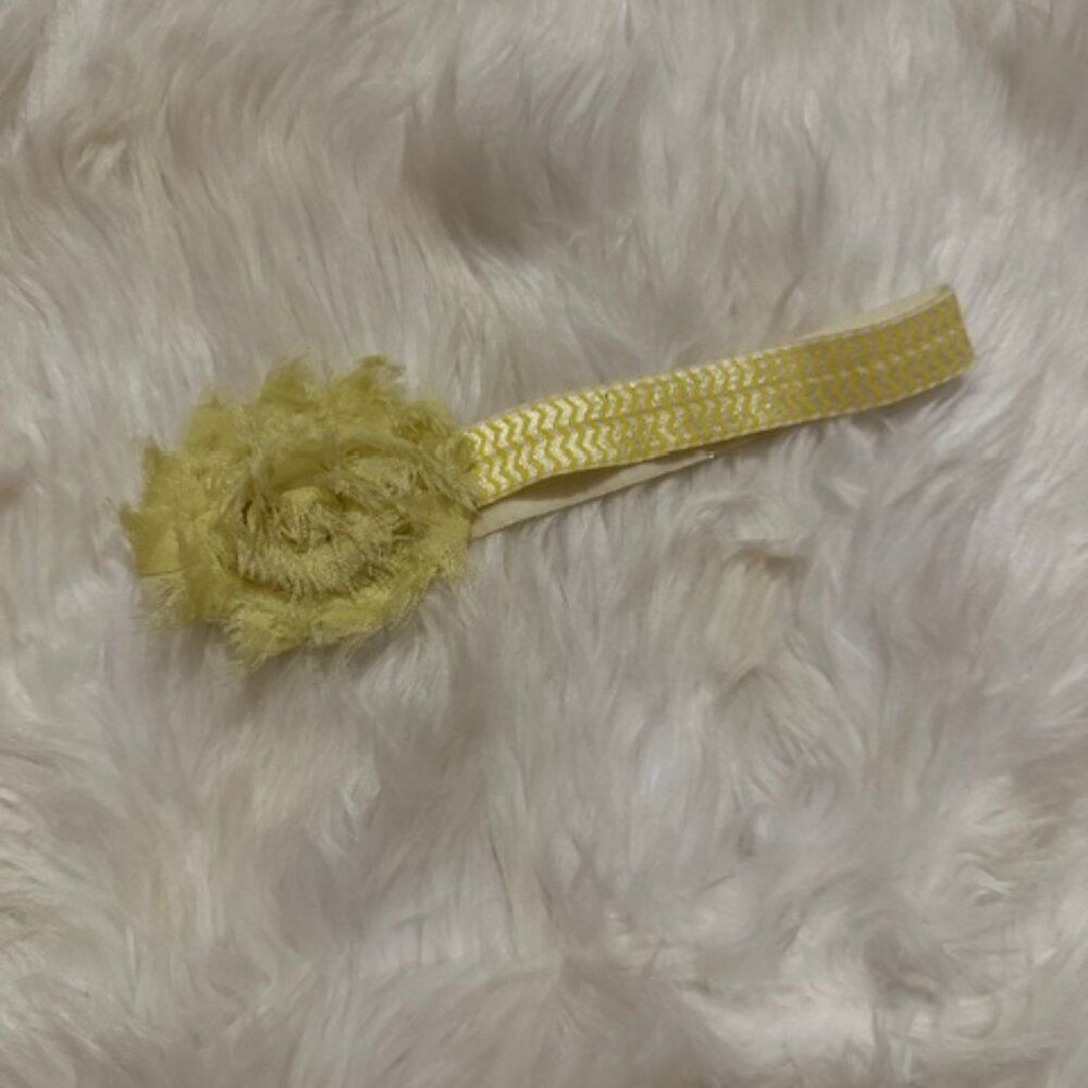 Pale Yellow 2" Shabby Flower on a Chevron elastic headband  7542  Handmade NWT